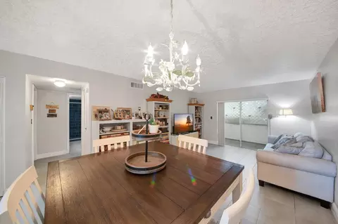 2812 S Garden Dr #109, Lake Worth, FL 33461