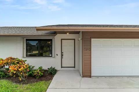 4726 SE Manatee Ter, Stuart, FL 34997 photo 2