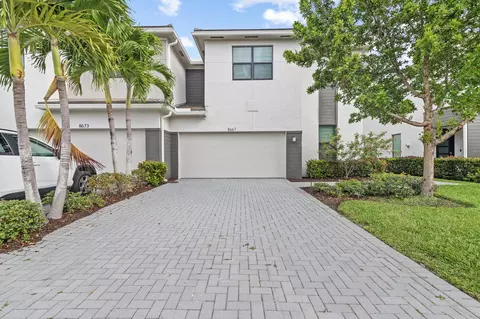 8667 Corvus Dr, Lake Worth, FL 33467
