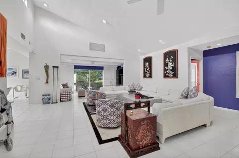 20432 Woodbridge Ln, Boca Raton, FL 33434