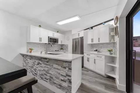3807 Victoria Dr NE #3807, West Palm Beach, FL 33406