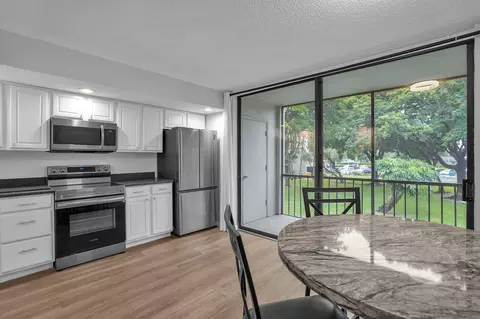 5190 Las Verdes Cir #214, Delray Beach, FL 33484