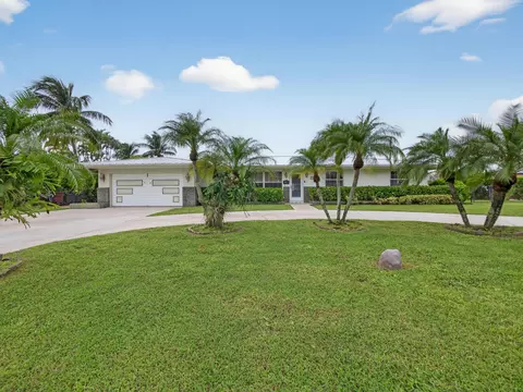 1401 Alpha Ct N, Lake Clarke Shores, FL 33406