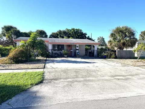 2632 Freeport Rd, West Palm Beach, FL 33406