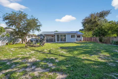 Exterior - 5095 SE Manatee Ter, Stuart, FL 34997 photo 6 of 15