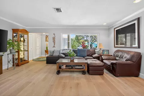 Living - 5095 SE Manatee Ter, Stuart, FL 34997 photo 2 of 4