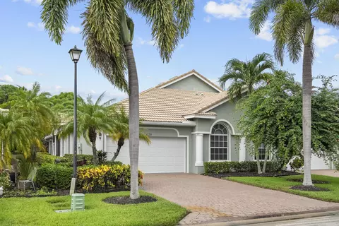 620 NW Red Pine Way, Jensen Beach, FL 34957