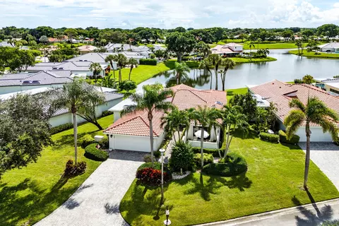 35 Woods Ln, Boynton Beach, FL 33436