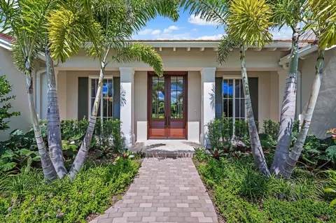 2917 Bluewater Cv, Gulf Stream, FL 33483