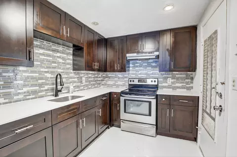 4770 NW 10th Ct #104, Plantation, FL 33313