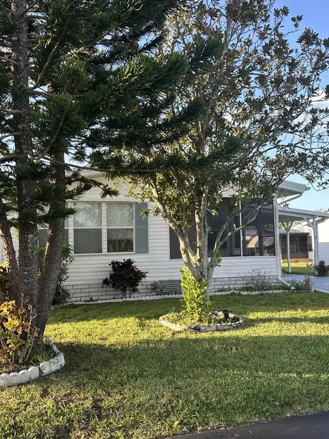 528 Tropical Isles Cir, Fort Pierce, FL 34982