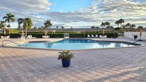 2568 Dudley Dr E #G, West Palm Beach, FL 33415
