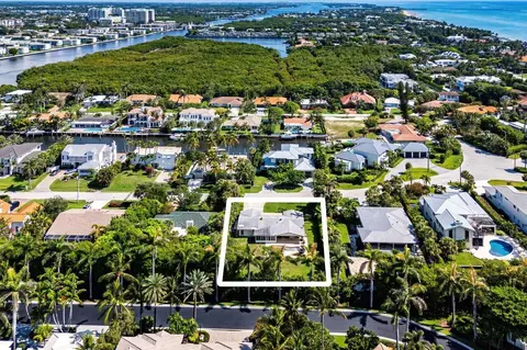 19 S Harbour Dr, Ocean Ridge, FL 33435