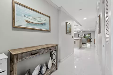 8450 Casa Del Lago #J, Boca Raton, FL 33433