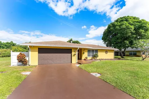 5455 Pine Tree Dr, Delray Beach, FL 33484