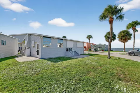 217 Nettles Blvd, Jensen Beach, FL 34957