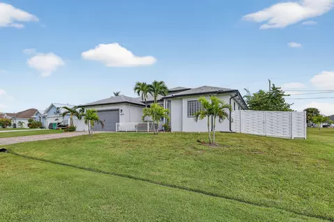 1971 SW Breezeway St, Port Saint Lucie, FL 34987
