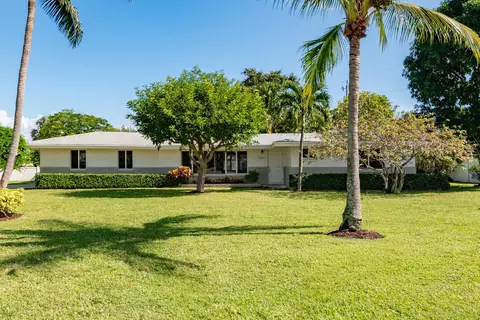 7504 Pine Tree Ln, Lake Clarke Shores, FL 33406