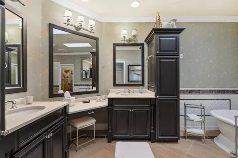 Bath - 6997 SE Pacific Dr, Stuart, FL 34997 photo 2 of 5