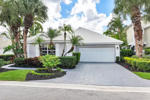 9158 Heathridge Dr, West Palm Beach, FL 33411