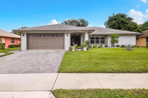 146 Elysium Dr, Royal Palm Beach, FL 33411
