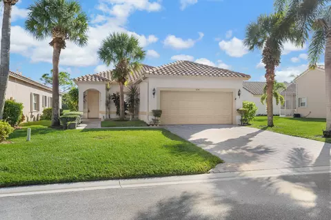 324 NW Treeline Trce, Port Saint Lucie, FL 34986