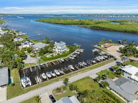5065 SE Orange St SE, Stuart, FL 34997 photo 10