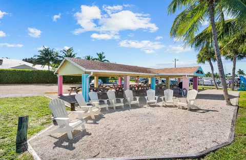 5065 SE Orange St SE, Stuart, FL 34997 photo 8