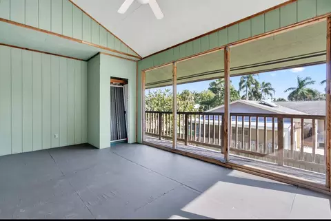 5065 SE Orange St SE, Stuart, FL 34997 photo 5