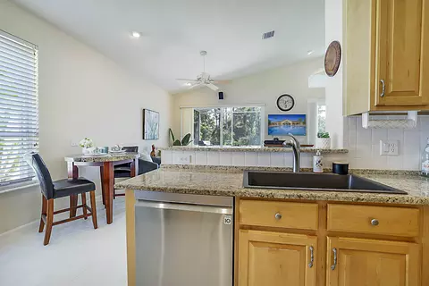 3360 SE Fairway Oaks Trl SE, Stuart, FL 34997 photo 14