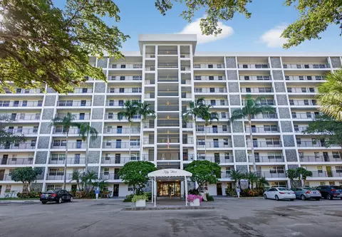 2900 N Course Dr #905, Pompano Beach, FL 33069