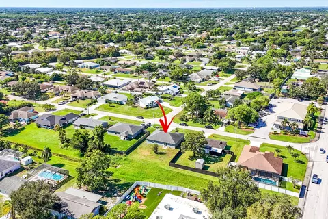 2333 SE Aneci St, Port Saint Lucie, FL 34984