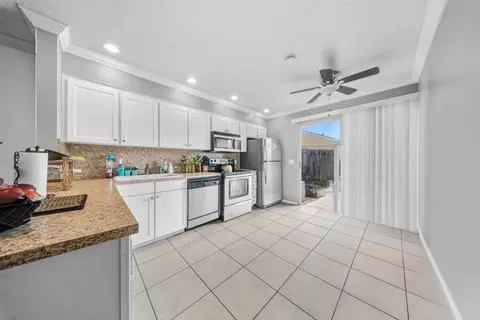 4827 Orleans Ct #B, West Palm Beach, FL 33415