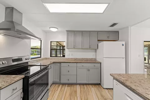 2733 SW Thunderbird Trl, Stuart, FL 34997 photo 11