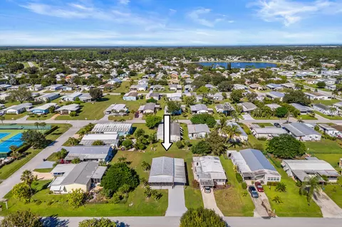 2733 SW Thunderbird Trl, Stuart, FL 34997 photo 3