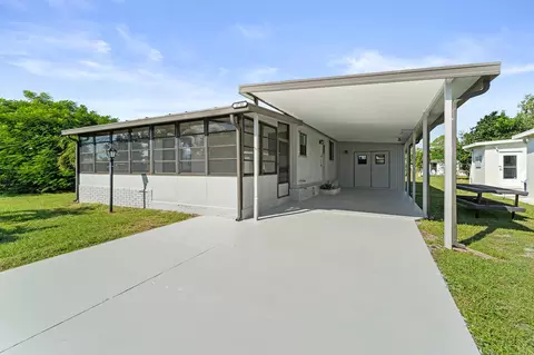 2733 SW Thunderbird Trl, Stuart, FL 34997 photo 2