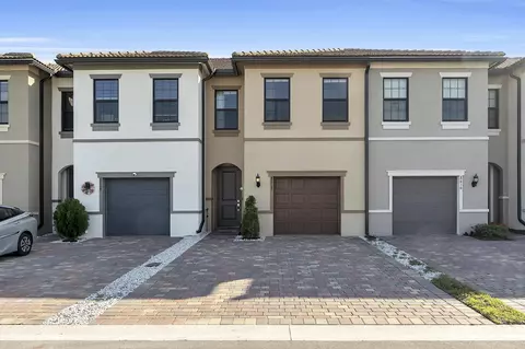 8612 Escue St, Lake Worth, FL 33467
