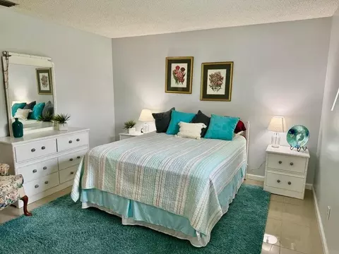 Bedroom - 5248 SE 43rd Trce, Okeechobee, FL 34974 photo 1 of 3
