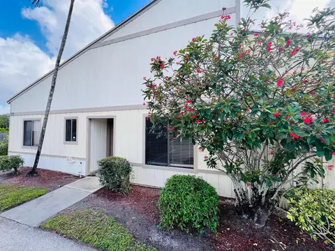 11877 Sturbridge Ln, Wellington, FL 33414
