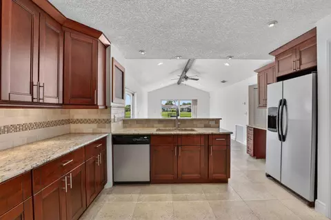 1273 SW 25th Ave, Deerfield Beach, FL 33442