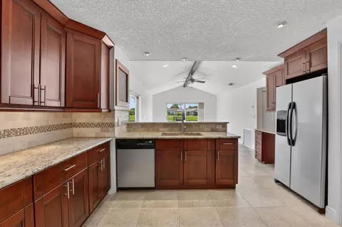 1273 SW 25th Ave, Deerfield Beach, FL 33442