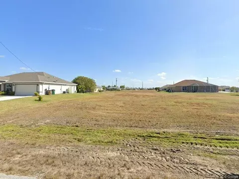 523 NW 25th Pl, Cape Coral, FL 33993