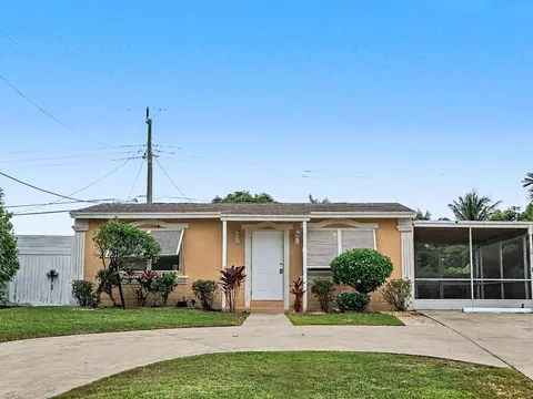 130 S Atlantic Dr E, Boynton Beach, FL 33435