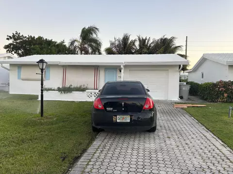 360 Leisure Blvd, Pompano Beach, FL 33064