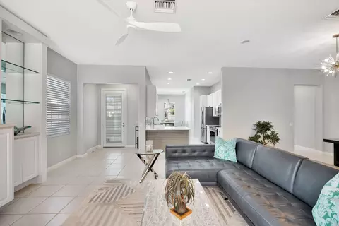 245 Honeysuckle Dr, Jupiter, FL 33458 photo 9