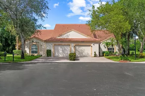 7943 Lake Sands Dr, Delray Beach, FL 33446
