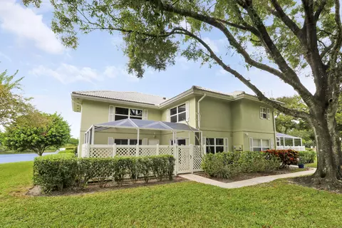 1903 Stratford Way, West Palm Beach, FL 33409