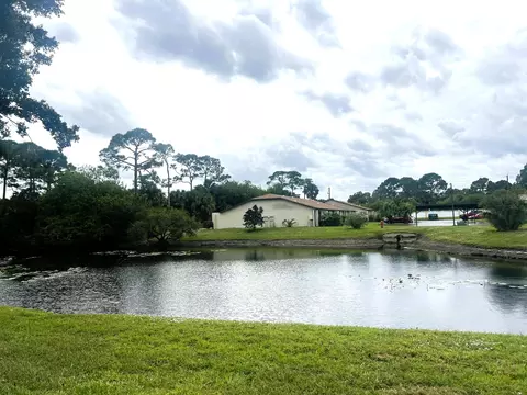 6030 Indrio Rd #5, Fort Pierce, FL 34951
