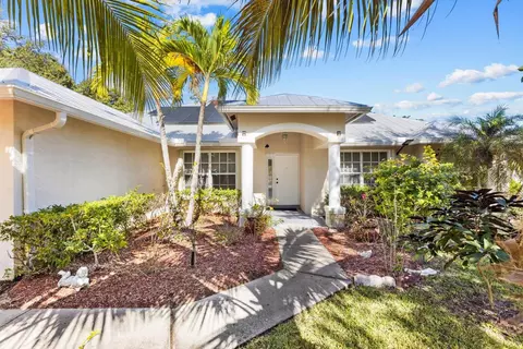 981 SW Mccracken Ave, Port Saint Lucie, FL 34953