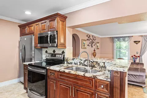 5151 NE 8th Ave, Pompano Beach, FL 33064 photo 4